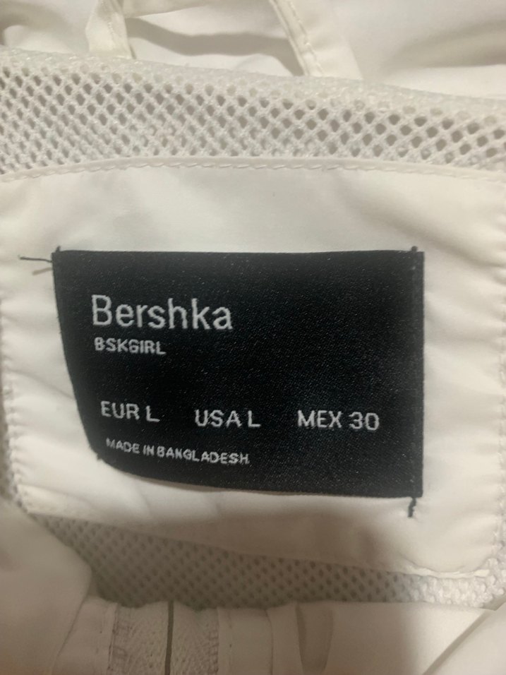 Bershka Beyaz Yüksek Yaka Kısa Kadın Ceket yağmurluk - Görsel 3