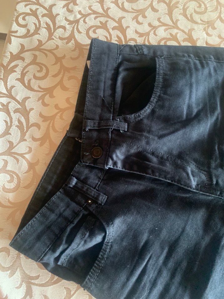 Siyah Kemerli Rahat Kesim Kadın Kot Pantolon — görsel 4/9