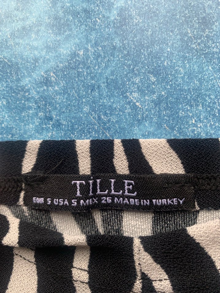 Zebra Desenli Kadın Bluz, Uzun Kollu, Vücuda Oturan — görsel 3/7