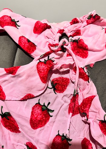 Anime Çilek Desenli Pembe İp Askılı Mini elbise - Görsel 4