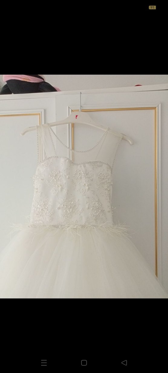 Beyaz Dantel Detaylı Klasik Kız Çocuk Abiyesi - Görsel 3