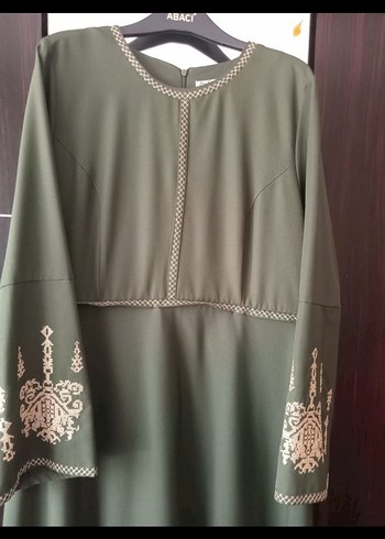 Yeşil İşlemeli Uzun  Kadın Elbise - Görsel 2