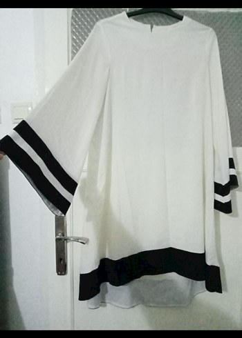 Uzun Kollu Beyaz Salaş Tunik - Görsel 2