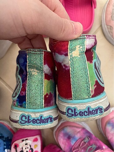 Skechers burnu ışıklıdır