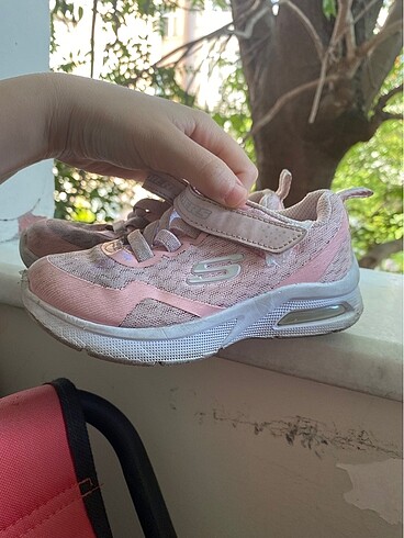 Skechers Tek kusuru kirli