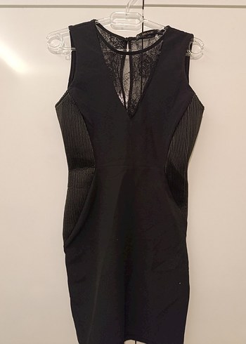 Zara Dantel Detaylı Siyah Midi V Yaka Elbise