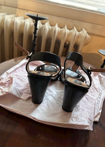 Klasik Siyah Tokalı Topuklu Kadın Ayakkabı - Görsel 2