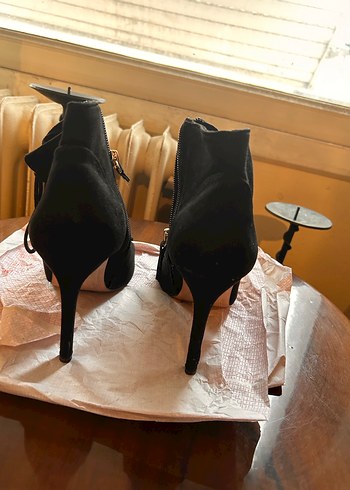 Siyah Süet Stiletto Topuklu Gotik Bot - Görsel 3