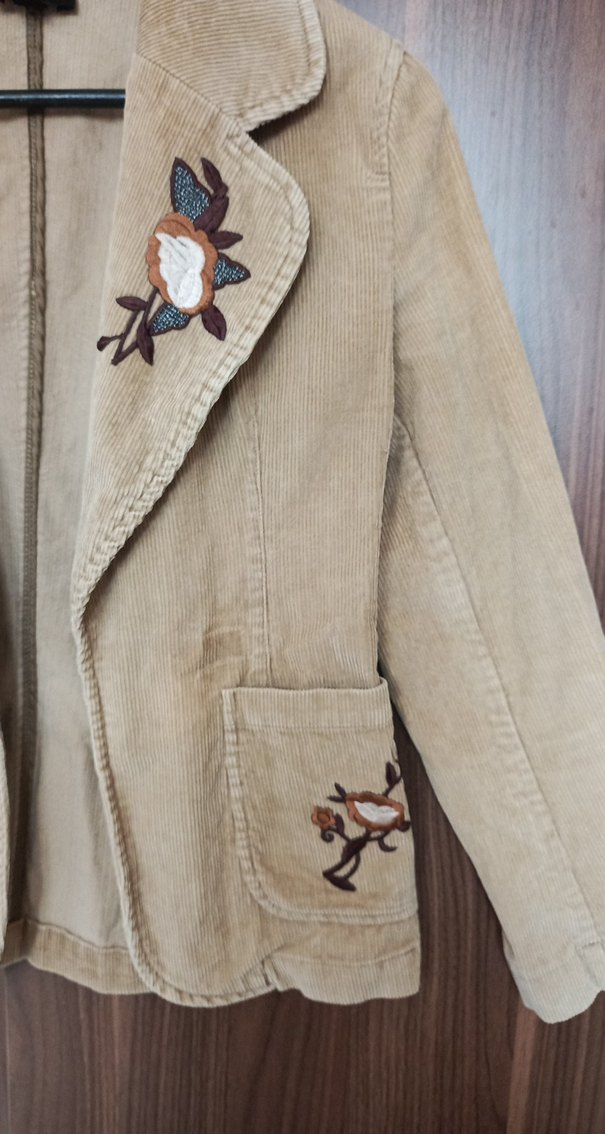 Bej Süet İşlemeli Kadın Kısa Blazer Ceket - Görsel 2