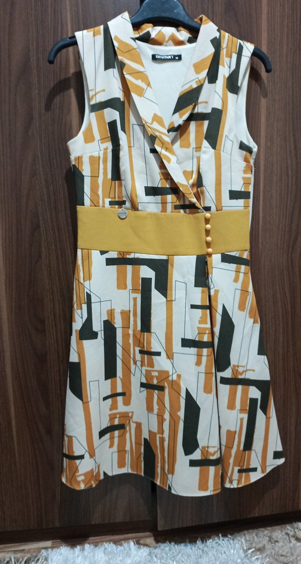 Çok Renkli V Yaka Kemerli Uzun Elbise - Görsel 2