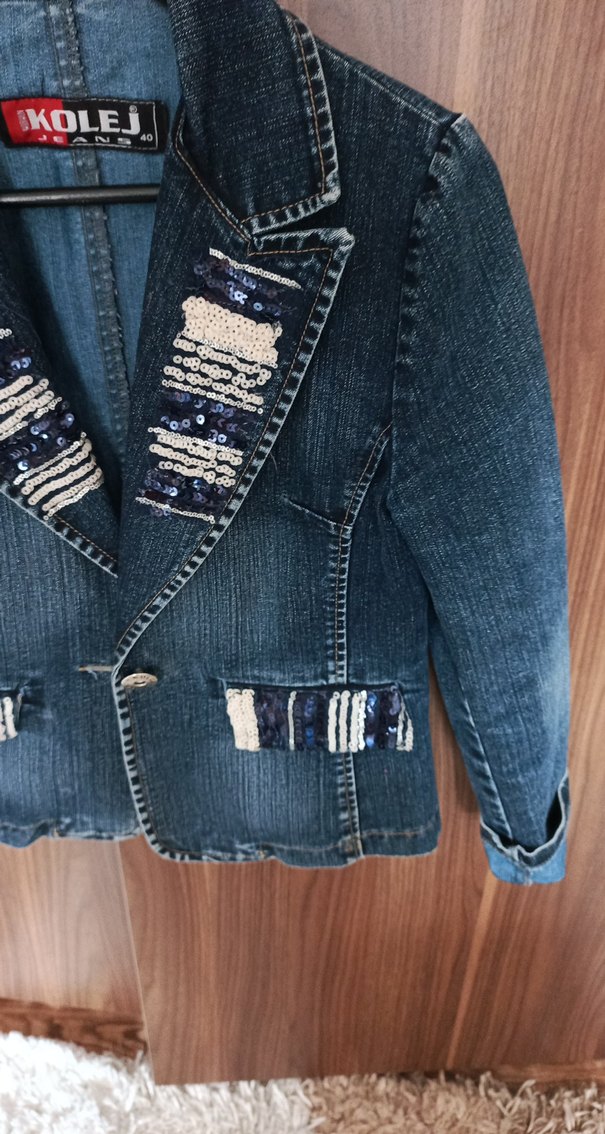 Kadın Mavi Nakışlı Kısa Denim Ceket - Görsel 3