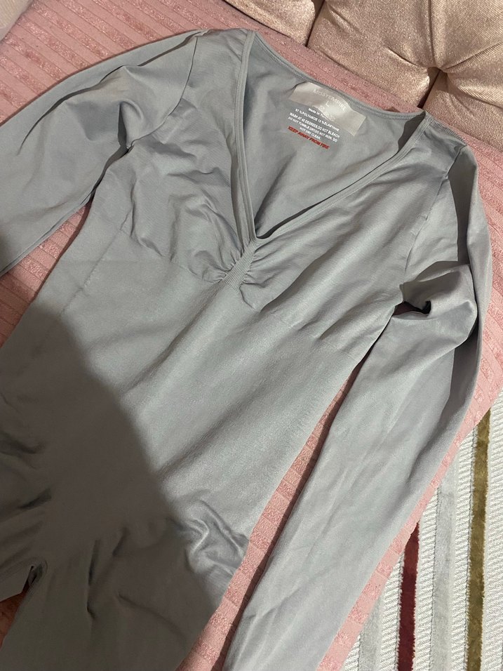 Gri V Yakalı Uzun Kollu Kadın Tulum - Görsel 2