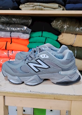 Gri New Balance Spor Ayakkabı - Görsel 2
