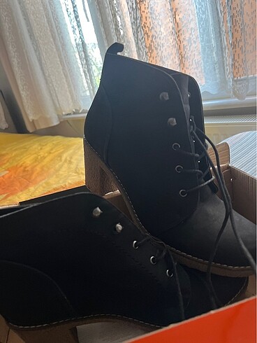LC Waikiki Topuklu bot