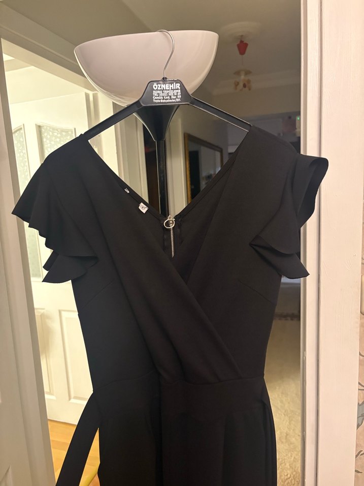 Siyah V Yaka Uzun Kadın Tulum - Görsel 3