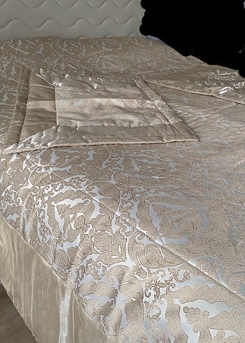 Nakışlı Bej Yatak Örtüsü - Görsel 3