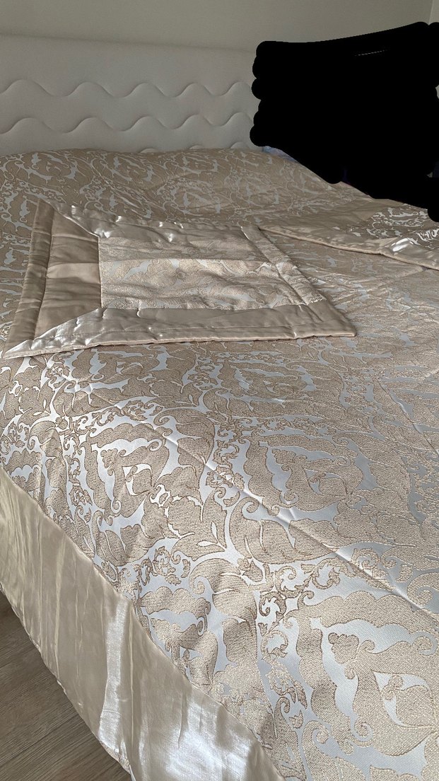 Nakışlı Bej Yatak Örtüsü - Görsel 3