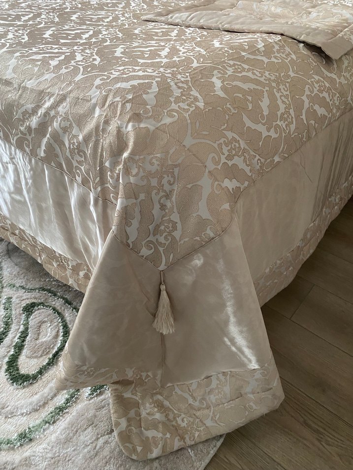 Nakışlı Bej Yatak Örtüsü - Görsel 4