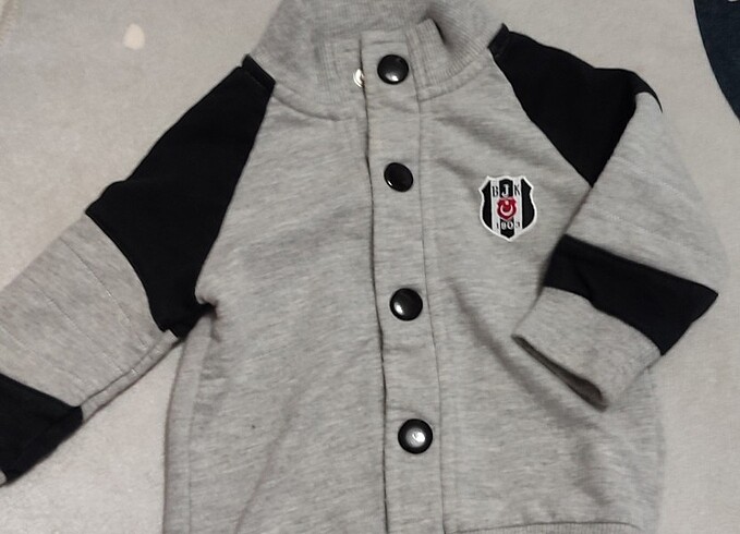 3 Ay Beden Orijinal Beşiktaş hırka