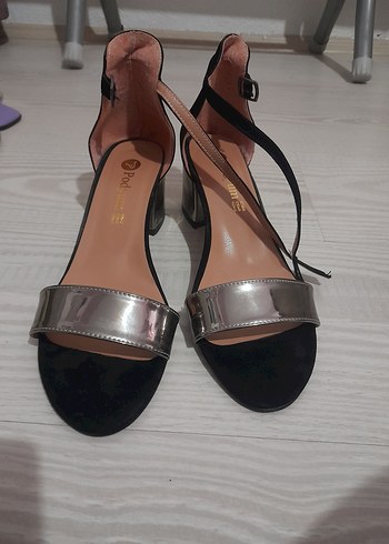 Siyah Süet Topuklu Kadın Ayakkabı - Görsel 10