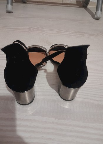 Siyah Süet Topuklu Kadın Ayakkabı - Görsel 3