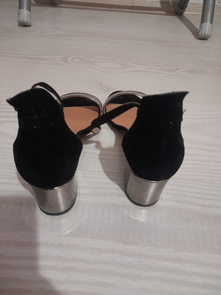 Siyah Süet Topuklu Kadın Ayakkabı - Görsel 3