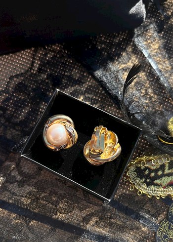 Altın Renkli Mini Klipsli Küpe - Görsel 2