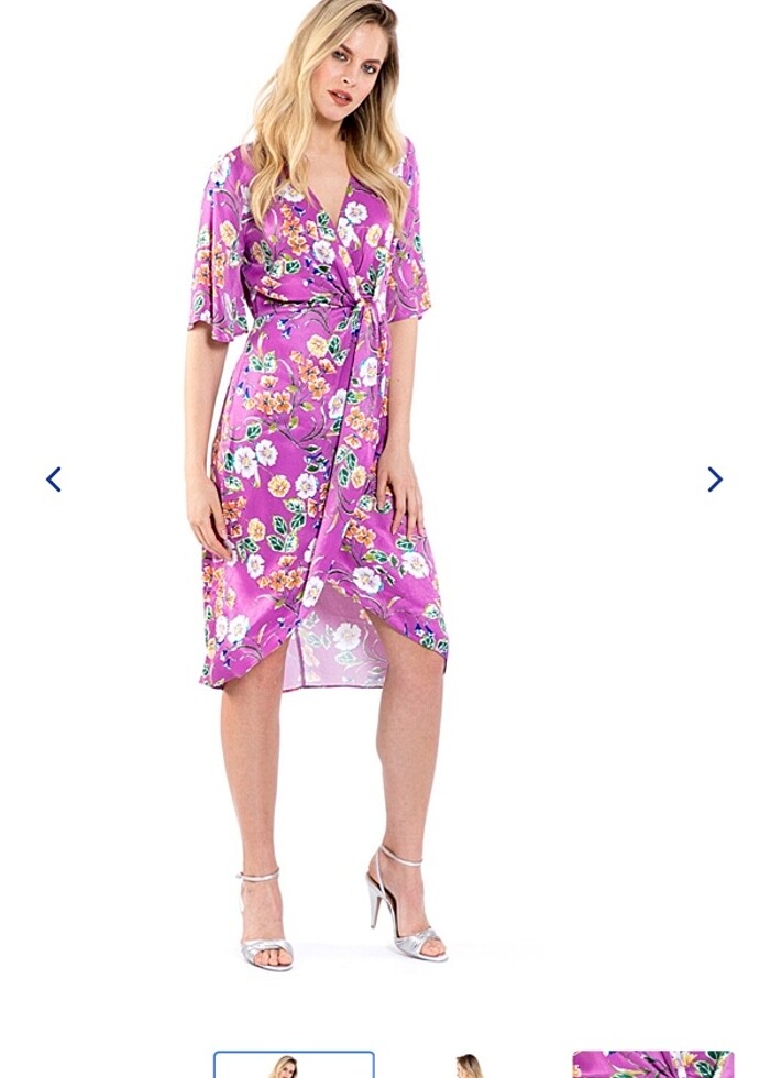 Kısa kollu çiçek desenli saten elbise - Görsel 3