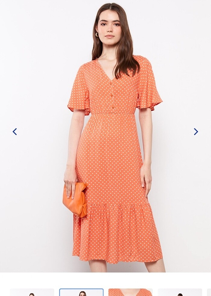 V yaka kısa kollu puantiyeli viskon elbise - Görsel 2
