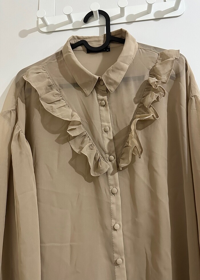 Bej rengi önü fırfırlı şifon gömlek - Görsel 5