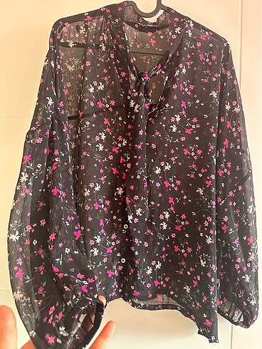 Fular yaka detaylı çiçek desenli gömlek - Görsel 5