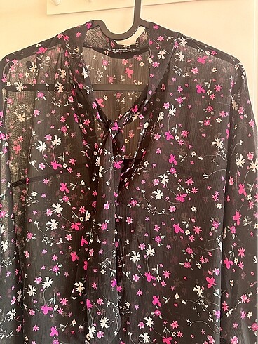 Fular yaka detaylı çiçek desenli gömlek - Görsel 6