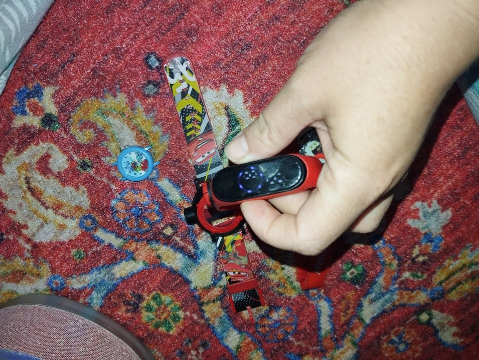 Renkli Erkek Çocuk saati tamir istiyor iade yoktur - Görsel 3