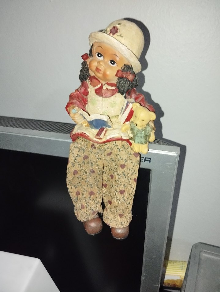 Renkli Kız Figürlü Biblo - Görsel 2