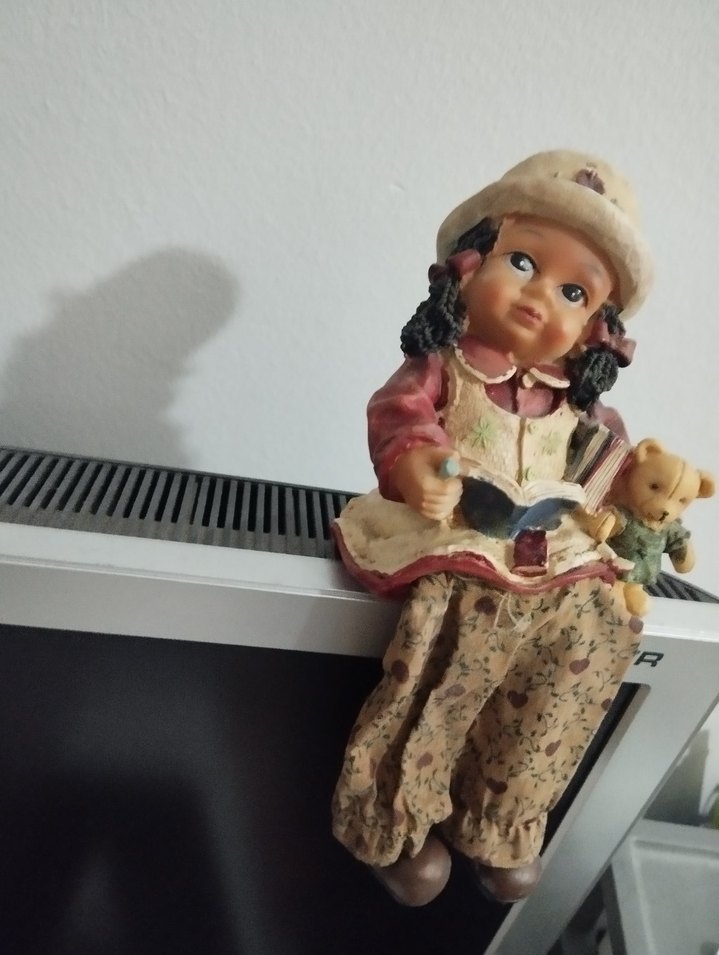 Renkli Kız Figürlü Biblo - Görsel 4