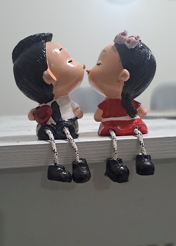 Renkli Öpüşen Çocuk Figürleri - Görsel 2