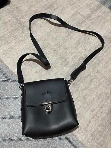 zara çanta
