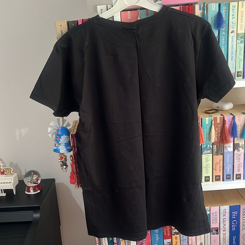 Siyah Baskılı Tişört - Görsel 4