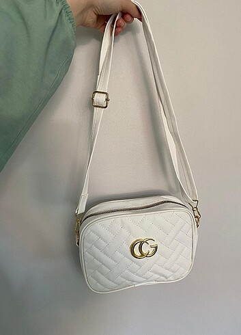 Beyaz renk şık tasarım kadın kol çantası
