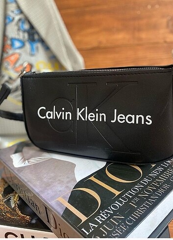 Siyah renk Calvin Klein baget çanta