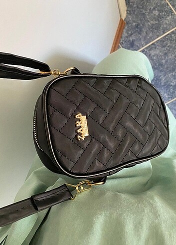 Beden siyah Renk Zara model şık tasarım kadın kol çantası