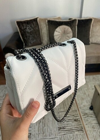 Bershka Bershka model şık tasarım beyaz renk kadın çanta