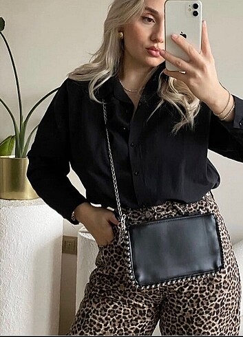 Siyah renk boncuklu zara model kadın kol çantası
