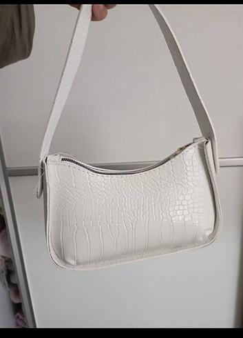 Beyaz renk şık tasarım mango model kadın kol çantası