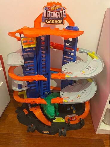 Hot Wheels Robotik T-Rex Ultimate Garaj