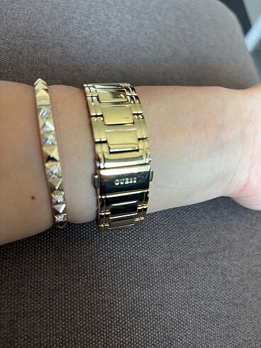 Guess Yeni gibi