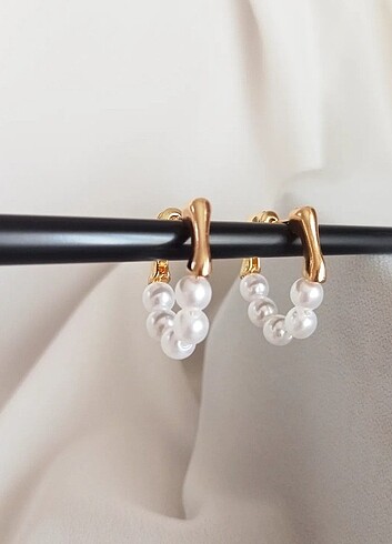 İncili gold küpe