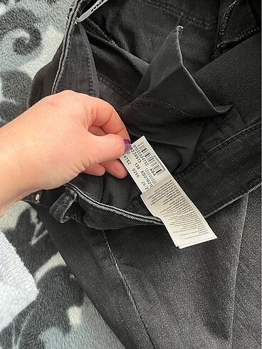 29 Beden siyah Renk Siyah-gri renk Mavi jeans ada