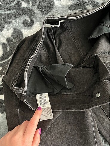 Mavi Jeans Siyah-gri renk Mavi jeans ada