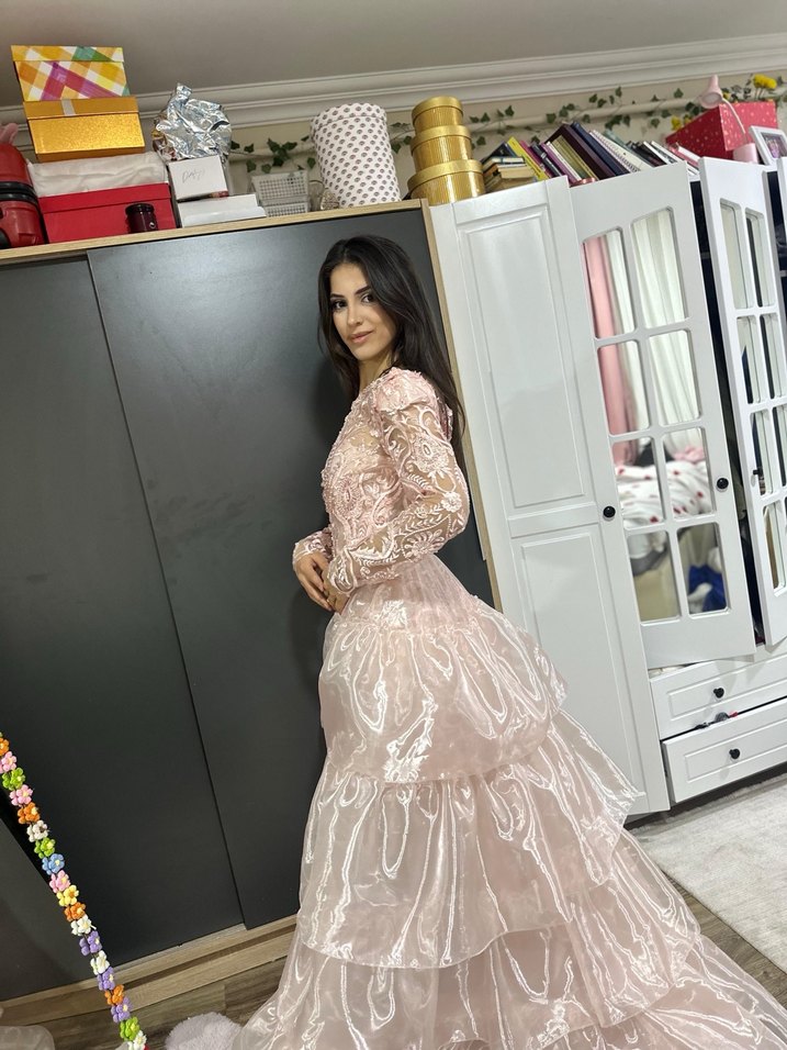 Pembe Nakışlı Dantel Uzun Kollu Nişan Elbisesi ve after elbisesi - Görsel 2